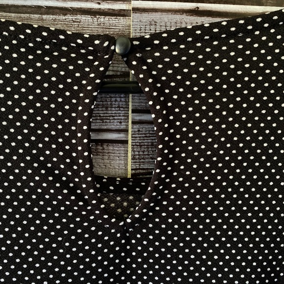 Adrianna Papell Women's Top Size 1X Black White Polka-Dot 3/4-Length Sleeves NWT - Picture 4 of 8